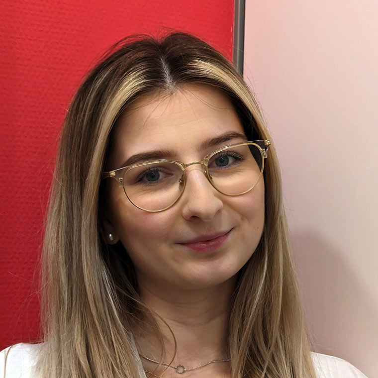 Eveline-(1) Evelin Renges, Wittelsbacher Apotheke